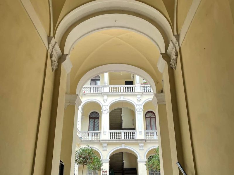 Cosy gallery flat in Akacfa st., דירה בבודפשט